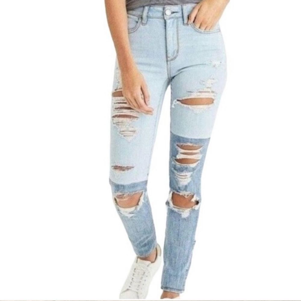 American eagle 2 tone distressed jeans